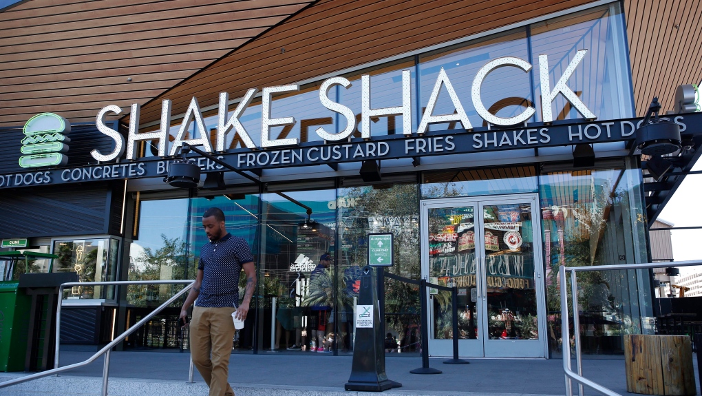 A Shake Shack location is seen in front of the New York-New York hotel and casino in Las Vegas, Wednesday, April 15, 2015. (THE CANADIAN PRESS/AP-John Locher)
